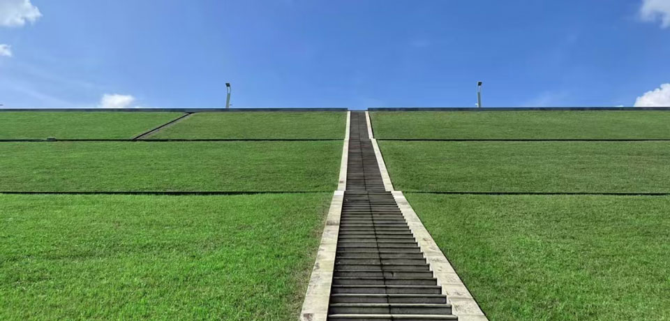 堤坝智能割草
